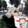 Фото товару 7 кремових троянд і "Raffaello"