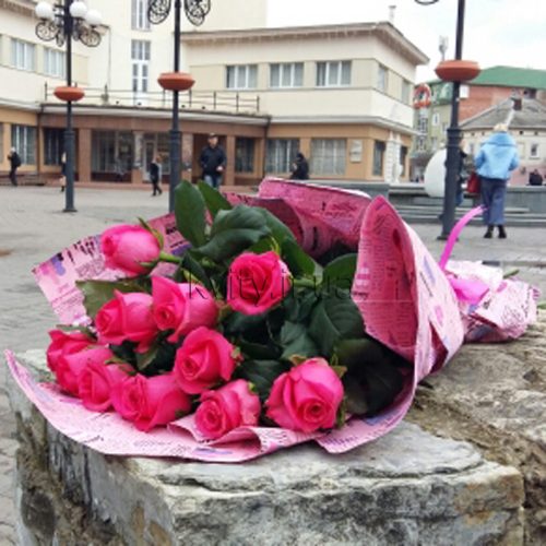 Фото товара 11 малинових троянд у Івано-Франківську