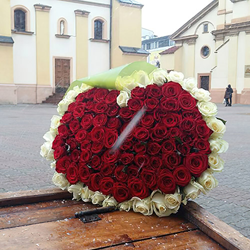 букет-серце із троянд 101 роза фото