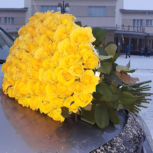 Великий букет із жовтих троянд фото
