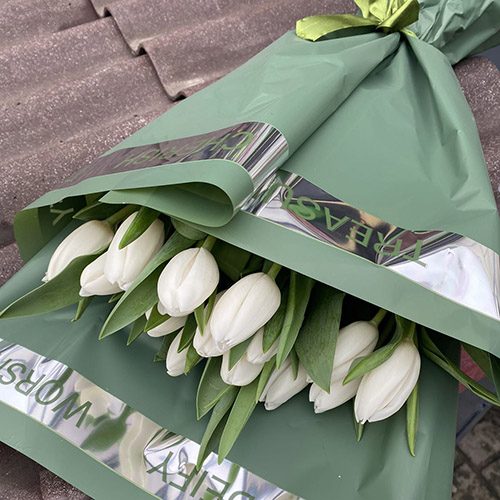 букет 15 білих тюльпанів