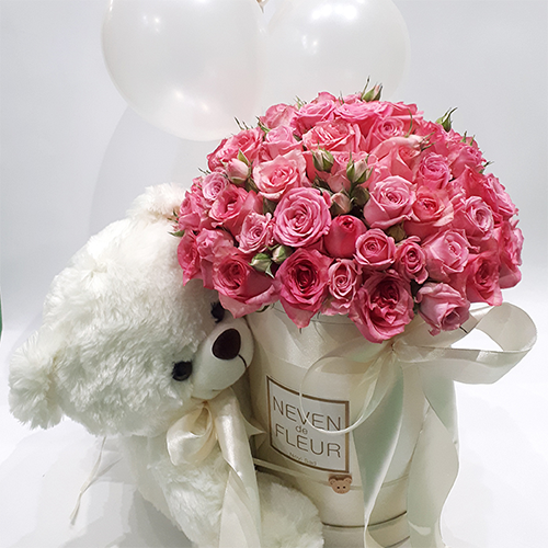 Подарунок “Все що вона полюбляє” ведмедик, кульки та рожеві квіти